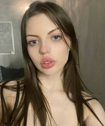 Карина, 22 года, 2 размер груди